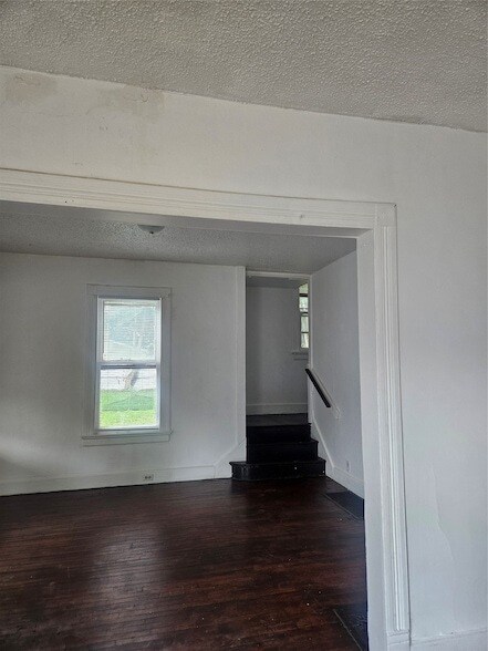 Building Photo - 539 State St
