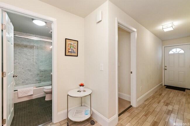 Building Photo - 2615 California St