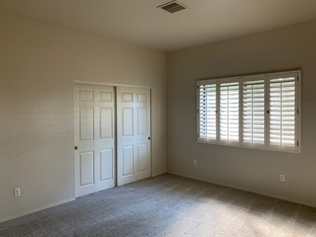 Building Photo - 1172 Eagles Nest