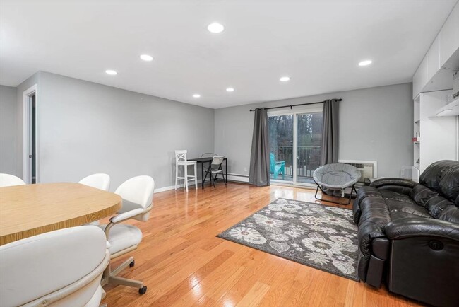 Building Photo - 121 Tremont St