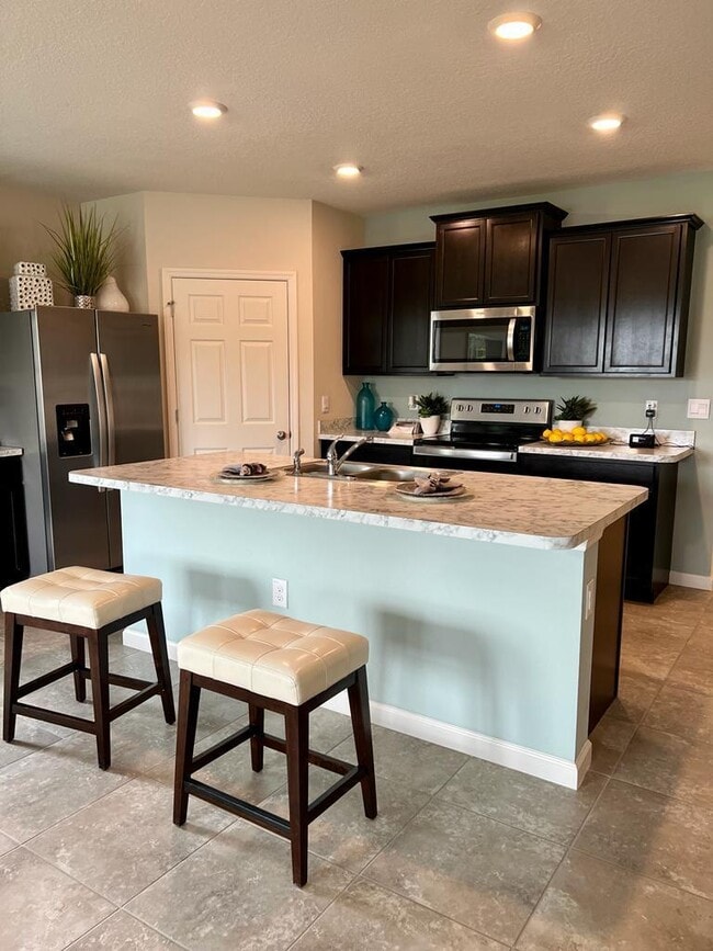 Building Photo - 1524 SW Bermel Ave