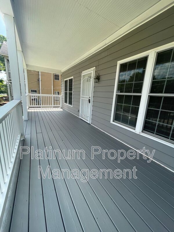 Building Photo - 48 Weyman Ave SW