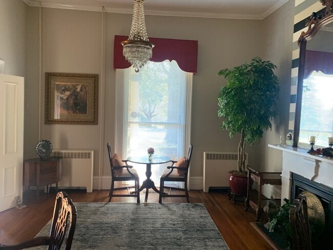 Building Photo - 105 Whitehead Ave NE