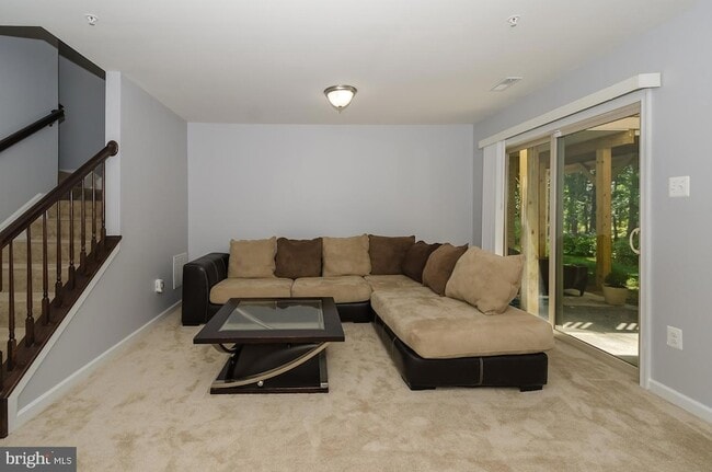 Building Photo - 7523 Holly Ridge Dr