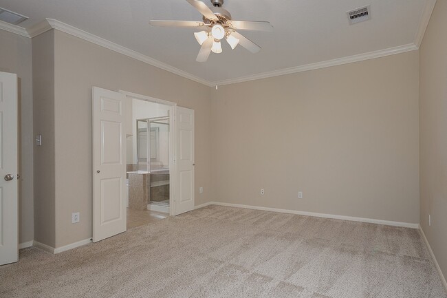 Building Photo - 50 E Pipers Green St