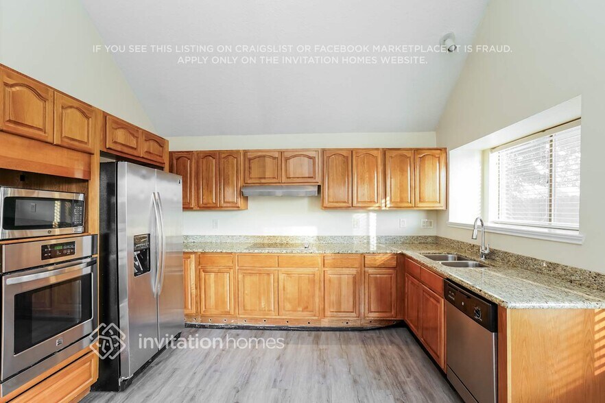 Building Photo - 14635 S Hearthstone Green Dr