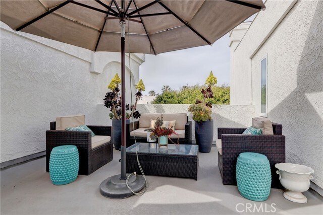 Building Photo - 425 S Catalina Ave