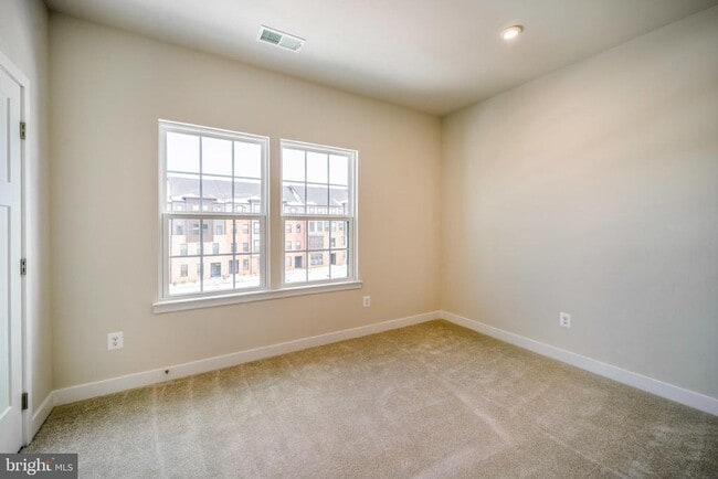 Building Photo - 14064 Sunrise Valley Dr