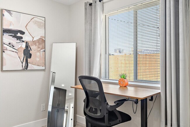 Building Photo - 3850 S 18th St