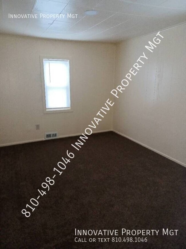 Building Photo - 1077 W Bergin Ave