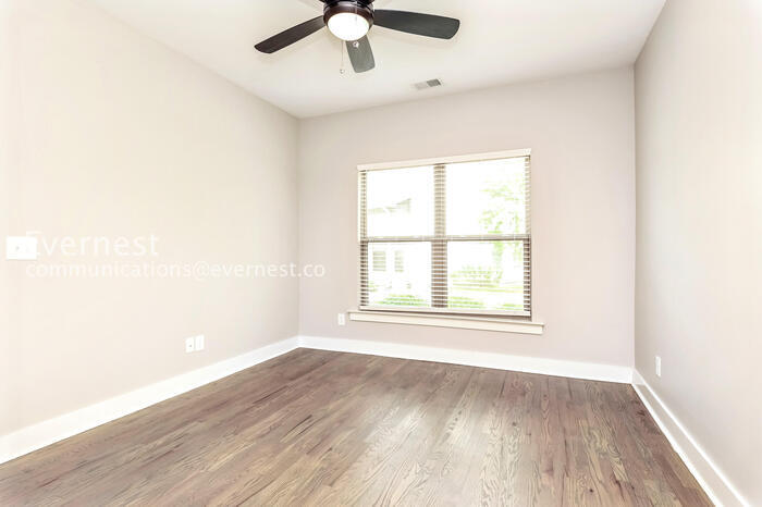 Building Photo - 208 Thompson Park Dr