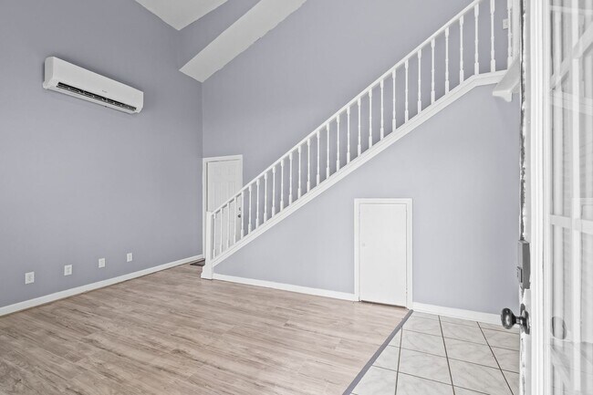 Building Photo - Charming Conway Loft Home – Quiet Country Living!