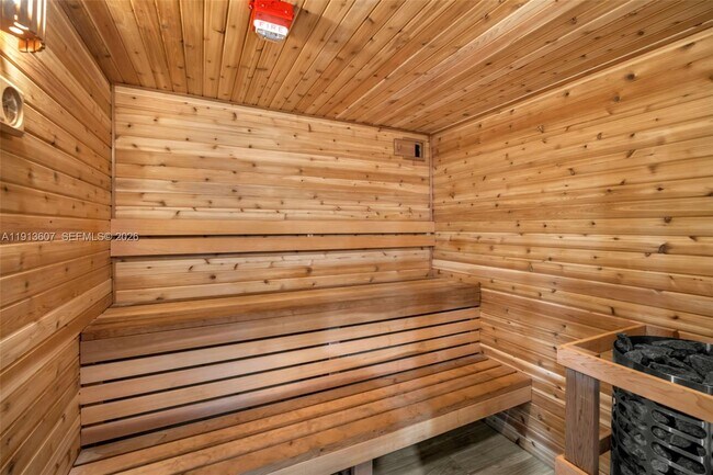 Building Photo - 17021 N Bay Rd