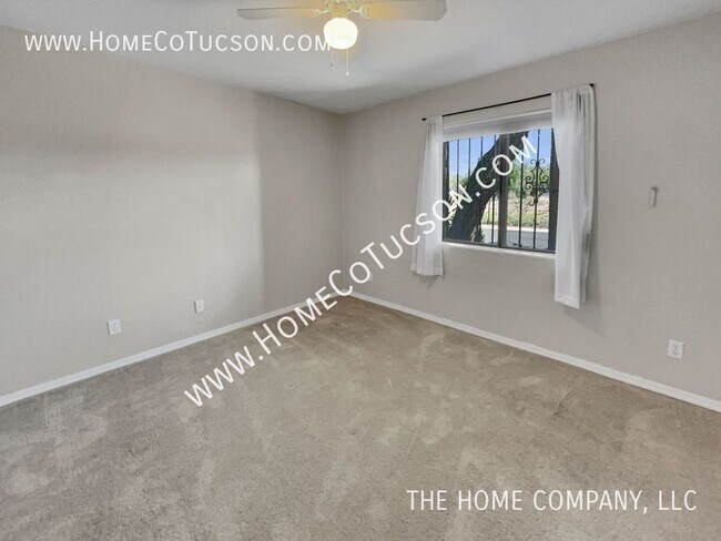 Building Photo - 253 E Ponderosa St