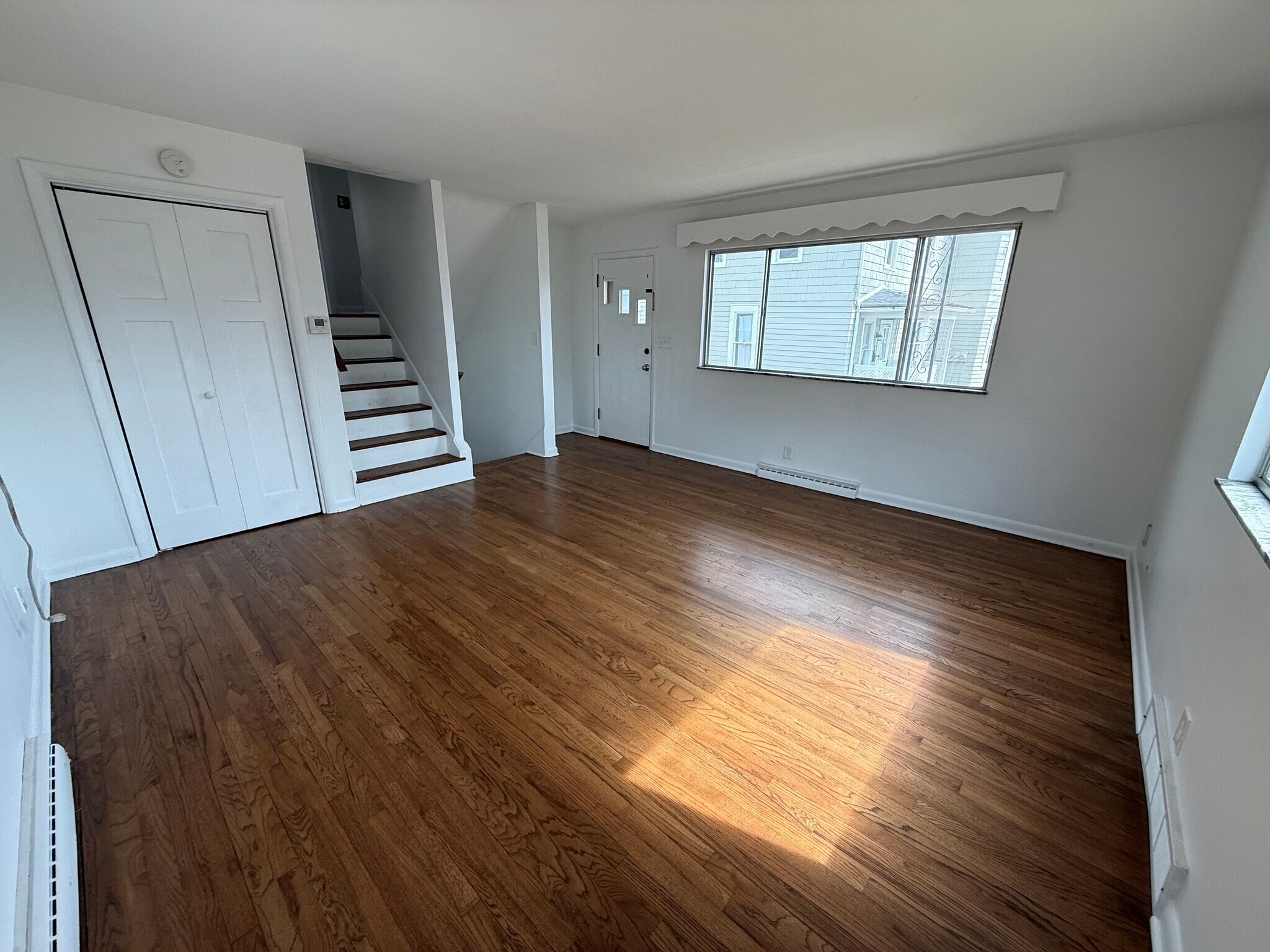 Building Photo - 15 W York St