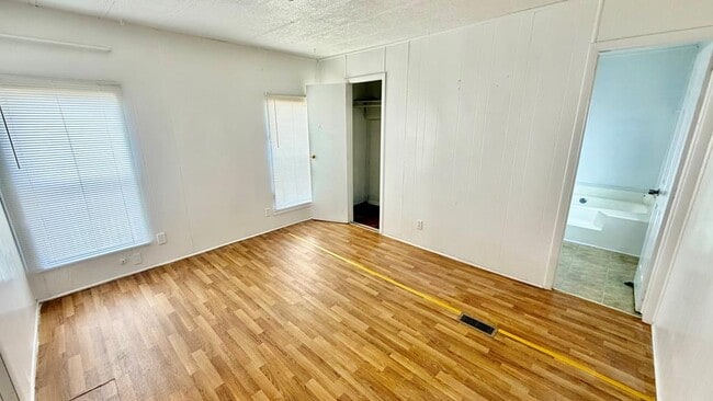 Building Photo - 3544 W 15th St