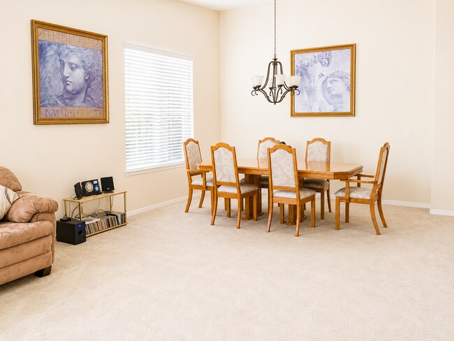 Building Photo - Spacious 5-Bedroom Gilbert Home with a Sparkling Pool!