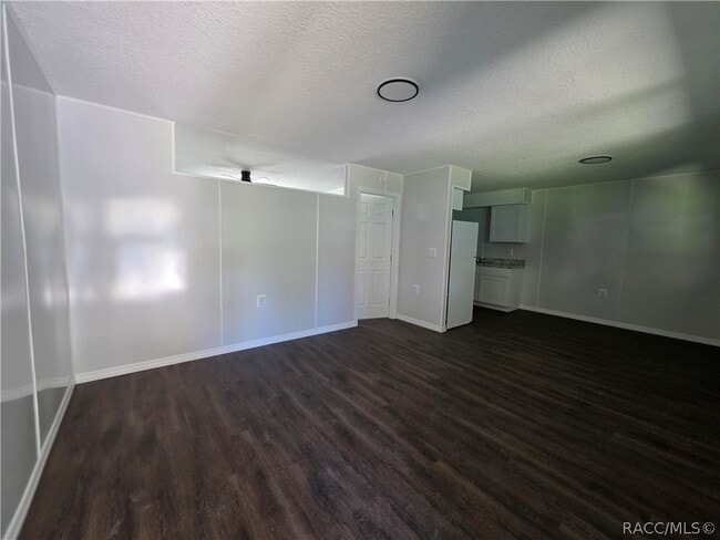 Building Photo - 645 NE 10th St