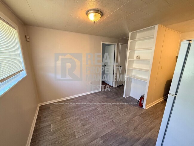 Building Photo - 614 Cedarwood Dr