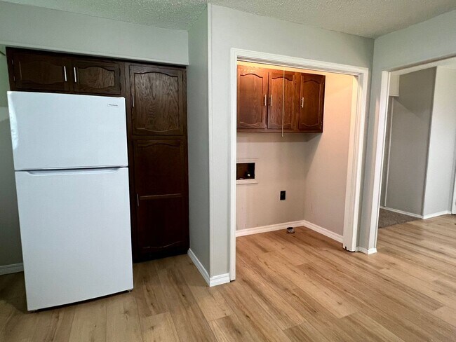 Building Photo - 3 Bed, 2 Bath in south central Springfield