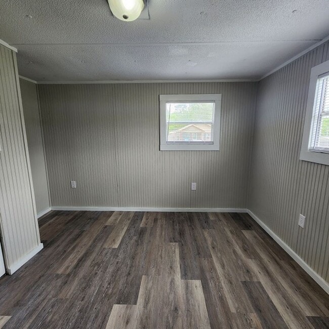 Building Photo - 2 Bedroom House in Woden Available- Accept...