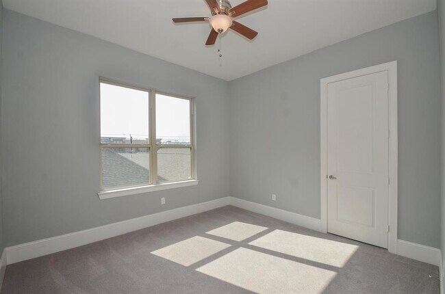 Building Photo - 4609 Nett St