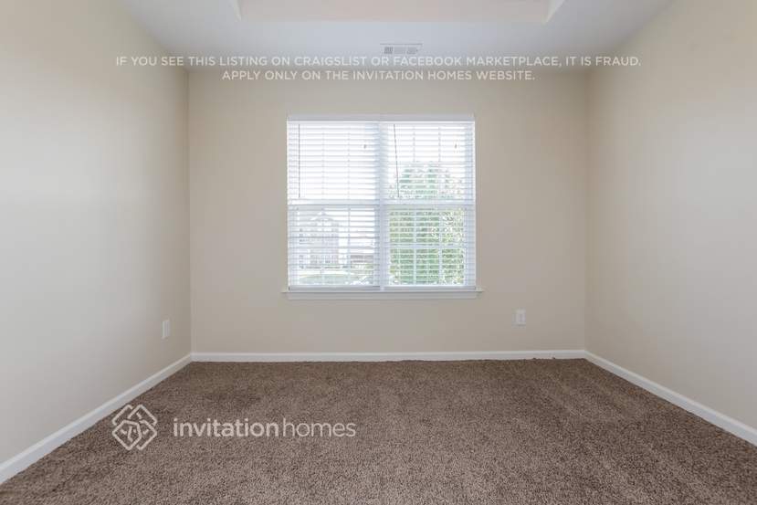 Building Photo - 10544 Barvas St