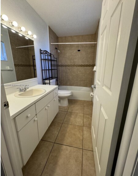 Building Photo - 915 SE 13th Rd