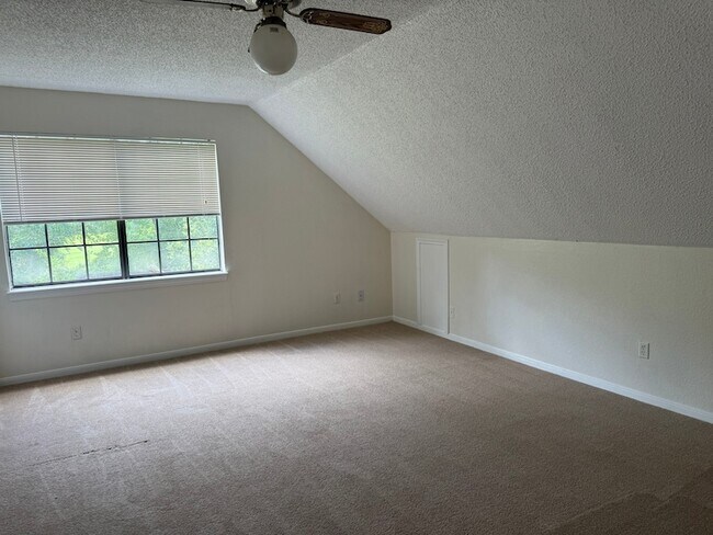 Building Photo - 831 Avenue L