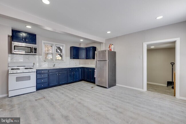 Building Photo - 4211 Garrett Rd