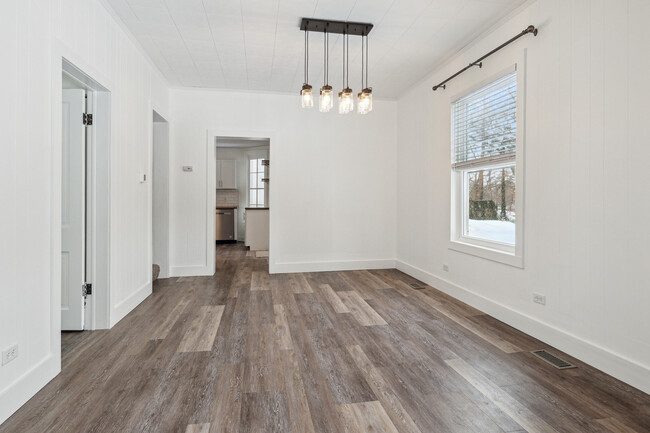 Formal Dining Room & Kitchen - 2878 Kimmel St