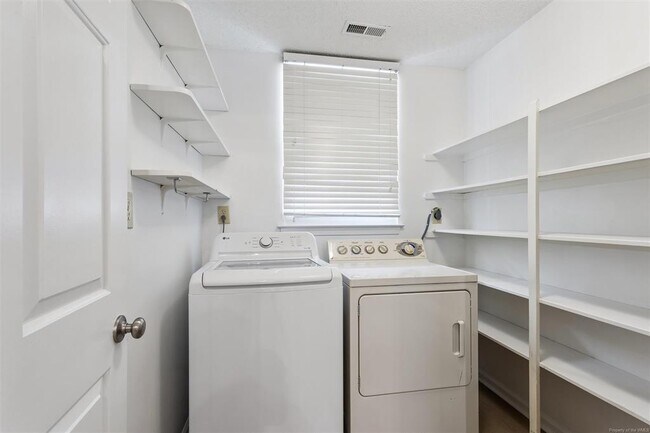 Building Photo - 5306 Aden Ct