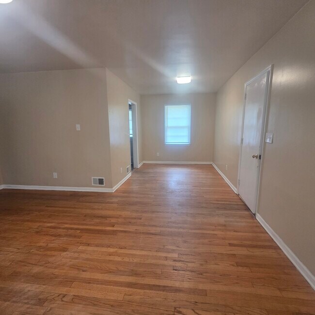 Building Photo - 2916 Walden Dr