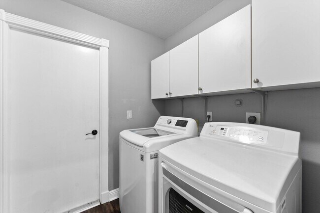 Building Photo - 1874 New Haven Ave