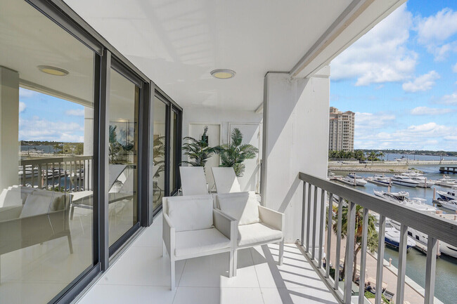 Building Photo - 400 N Flagler Dr