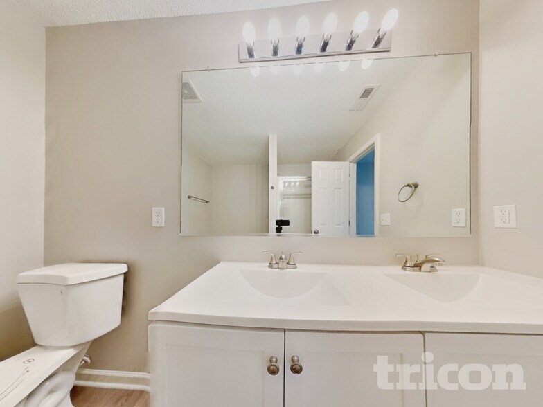 Building Photo - 1377 Still Point Ct