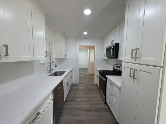 Building Photo - 2616 Casita Dr