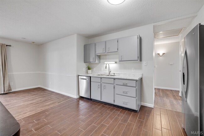 Building Photo - 4649 McIlroy Dr