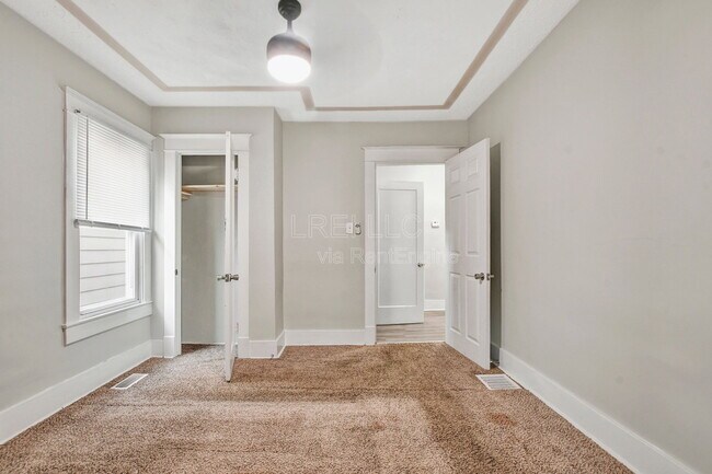 Building Photo - 913 Denmark St