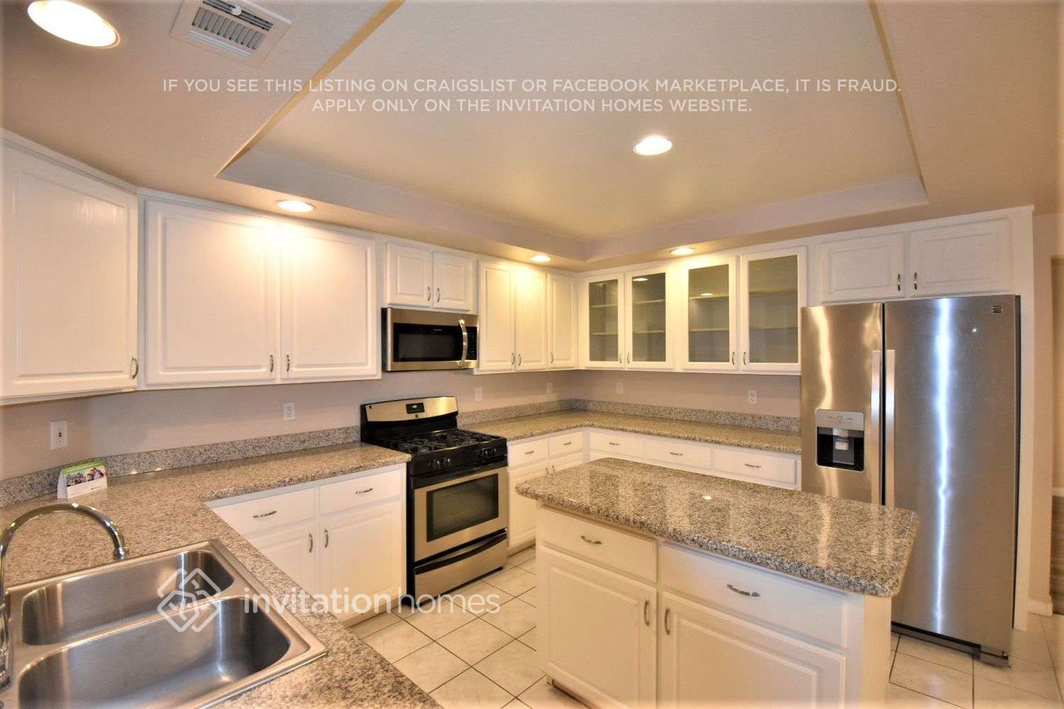 Building Photo - 8637 W Gilmore Ave