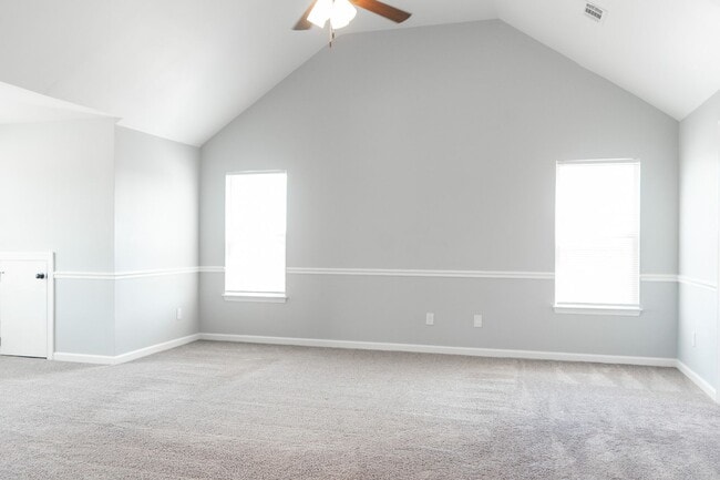 Building Photo - 2624 Leland Dr