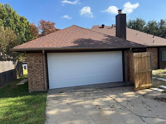 Building Photo - 211 Douglas Dr