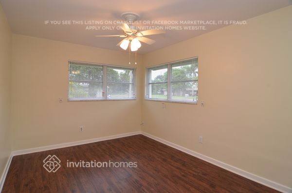 Building Photo - 138 SW 48th Terrace