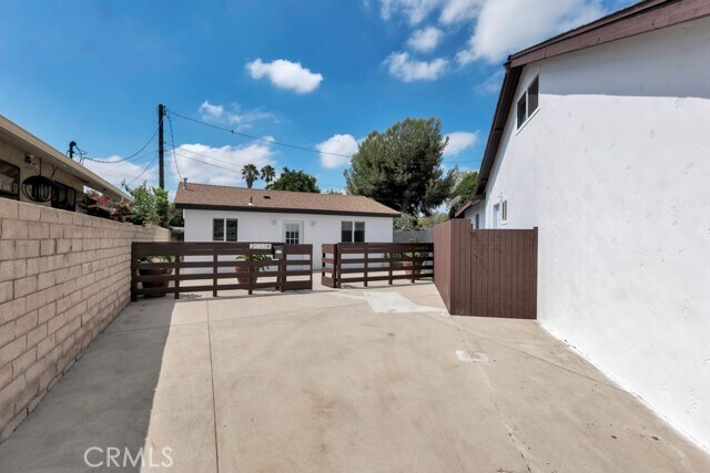 Building Photo - 20540 Keswick St