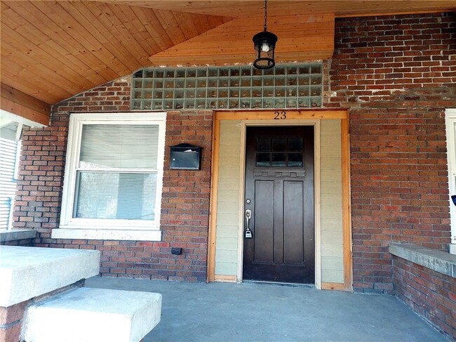 Building Photo - 23 E 36th St
