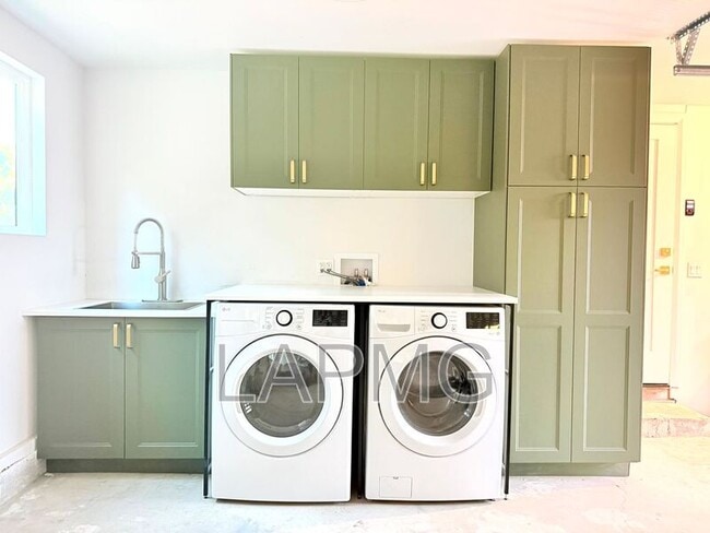 Building Photo - 4762 Charters Ave