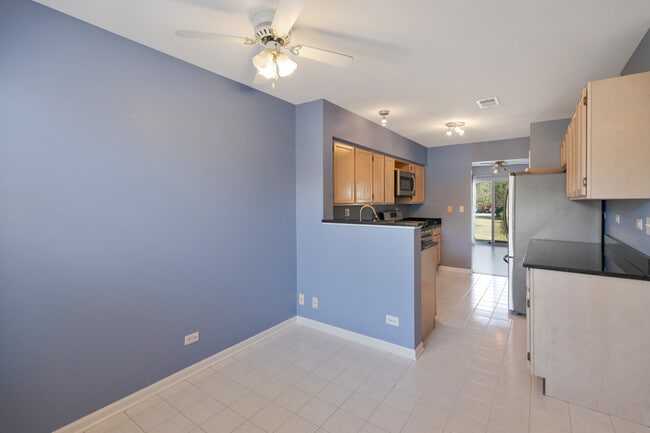 Building Photo - 1483 Ashbury Ln W