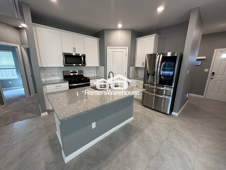 Building Photo - 513 Longmount Cv