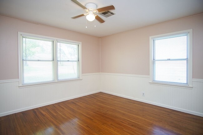 Building Photo - For Lease | Mayo Meadow | 2 Bedroom, 1 Bat...
