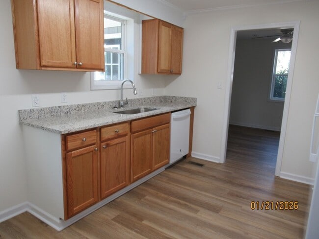 Building Photo - 1914 W Oakland-FULLY RENOVATED- 3 BEDROOM, 1 BATHROOM